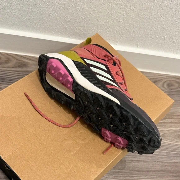 Adidas Terrex Women's Trailmaker Mid GTX Pink and Black Shoes - Picture 2 of 4